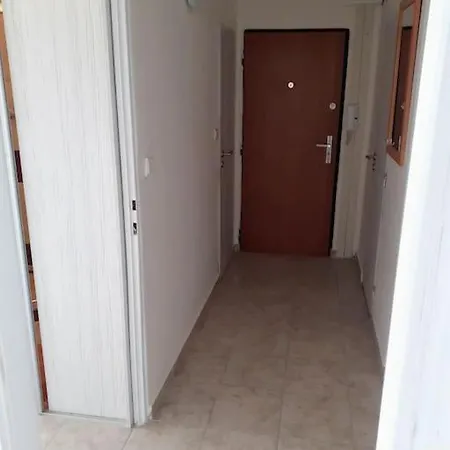 3 Big 64m2 Just For You, Night View