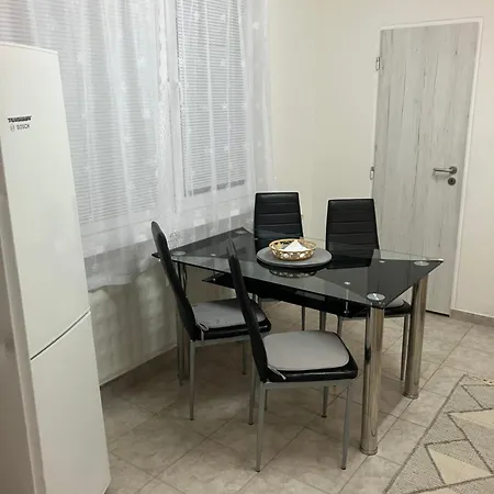 3 Big 64m2 Just For You, Night View