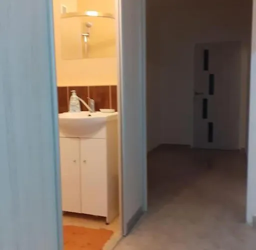 3 Big 64m2 Just For You, Night View Apartman