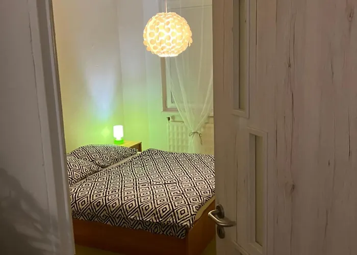 3 Big 64m2 Just For You, Night View Apartman Nyitra